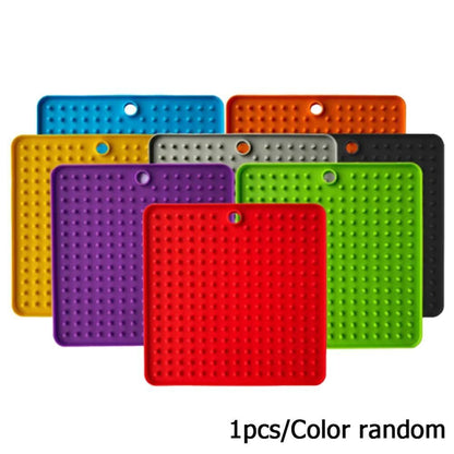 Silicone Pet Lick Mat — Random Color